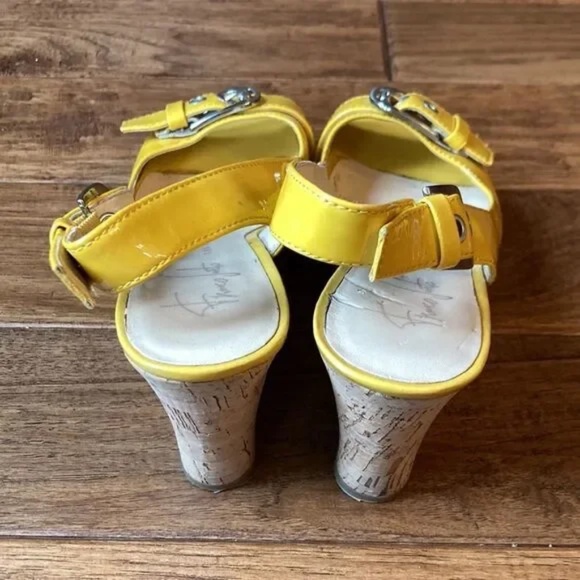 Franco Sarto Artist's Collection Carnival Wedge Sandals Yellow Patent Leather 7 - Picture 8 of 10